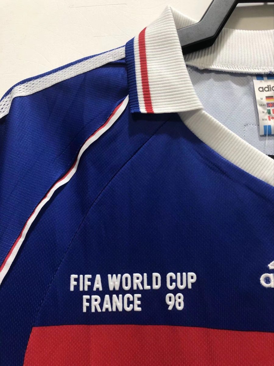 tunique-officielle-des-bleus-coupe-du-monde-1998-version-domicile Oficjalna tunika Trójkolorowych Mundial 1998 wersja domowa