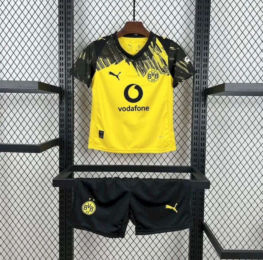 2671735B-05C3-48D6-A78D-F3D61D45C564.jpg Koszulka BVB Dortmund Domowa 2025/26 Dziecięca