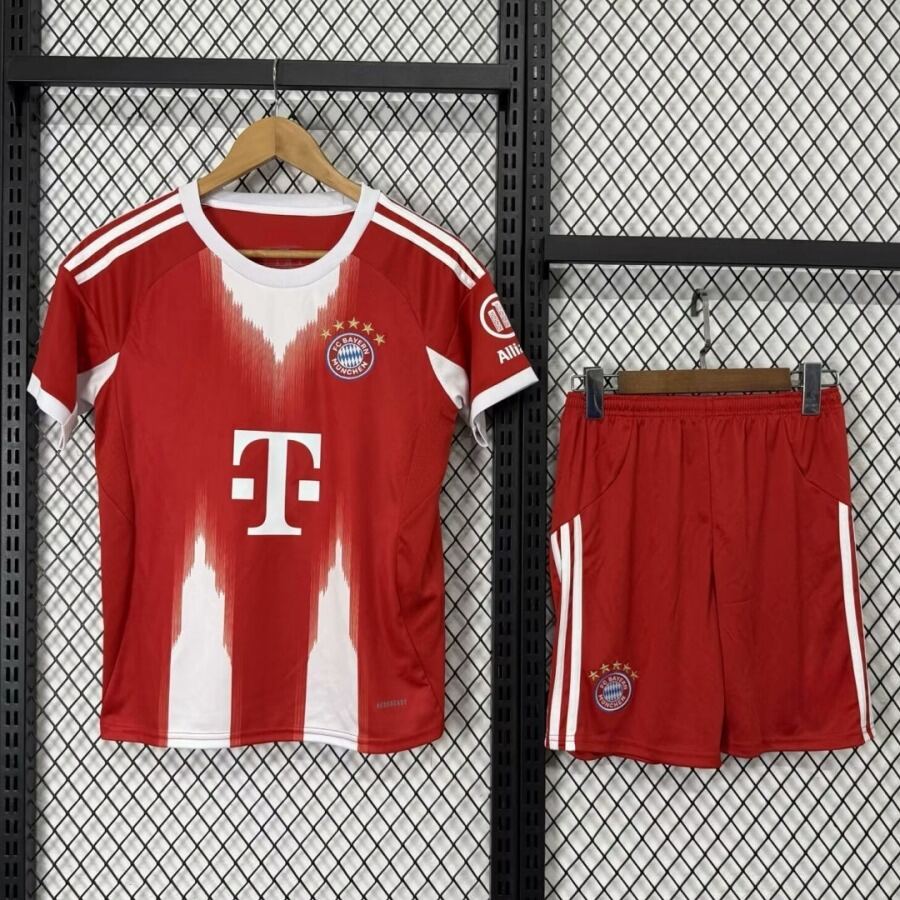 6f581b02e418d14954dd0b7c8419acf3.jpg Koszulka Bayern Monachium Domowa 2025/26 Dorosła
