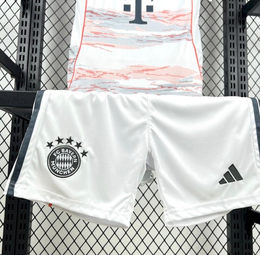 717E346E-0F15-42BB-9F00-58FCC5073F0B.jpg Koszulka FC Bayern Monachium Wyjazdowa 2025/26 Dziecięca