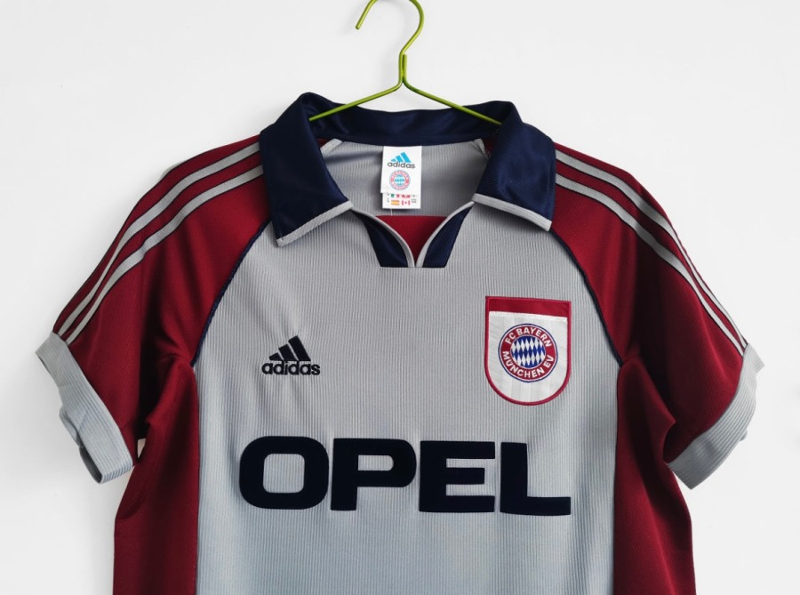 8B22F46D-3795-47B9-92DA-34CD21AAEA63.jpg Koszulka FC Bayern Monachium Trzecia 1998/99