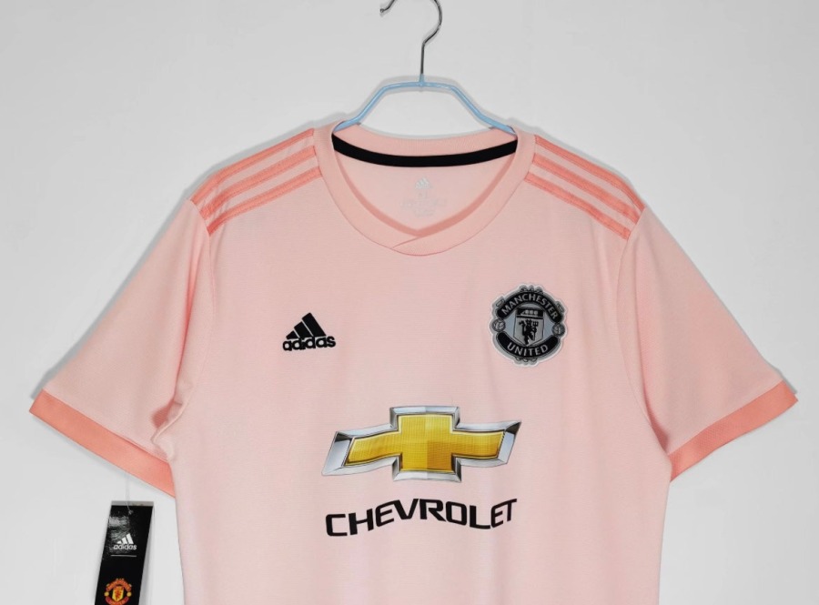 E7F1C7AA-B0E6-4B67-958F-B7A999A4F82A.jpg Koszulka Manchester United Trzecia 2018/19