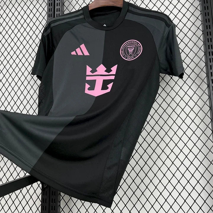 f0bb4a534c9de1a10960b5b9c01552ad.jpg Koszulka Inter Miami Czarna Sezon 2025-2026