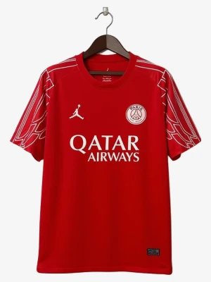 maillot-psg-special-rouge-2025-2026 studio v12 Koszulka PSG Special Czerwona 2025-2026